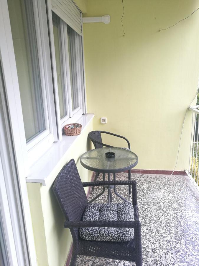 Pretty Big Double Bed Room With Balcony Split Zewnętrze zdjęcie