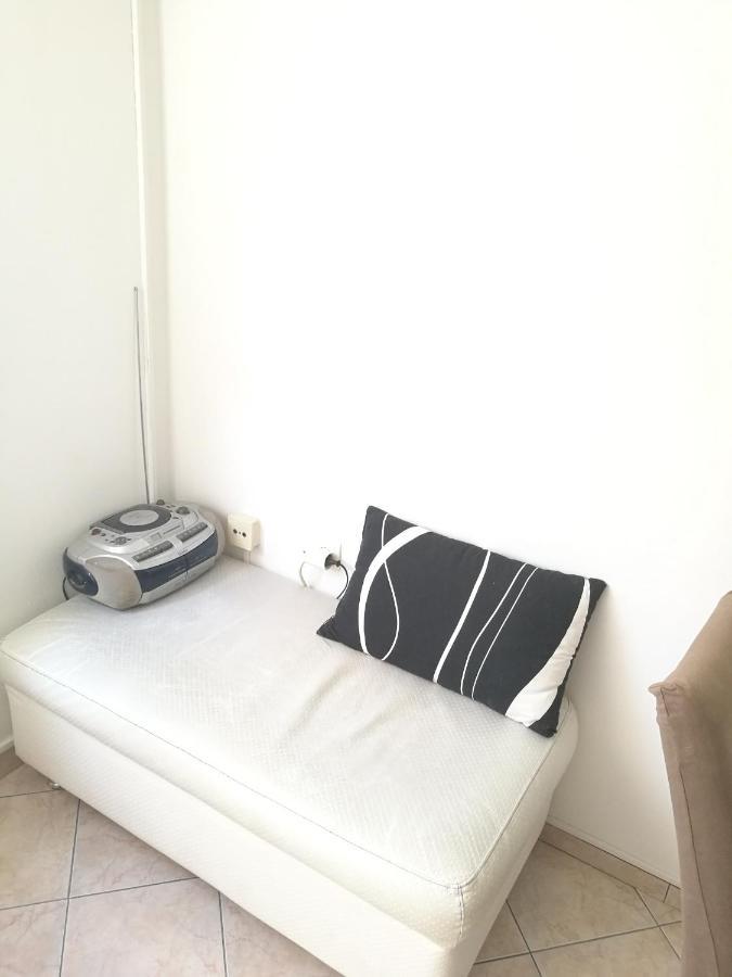 Pretty Big Double Bed Room With Balcony Split Zewnętrze zdjęcie