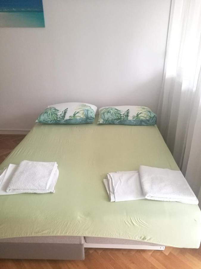 Pretty Big Double Bed Room With Balcony Split Zewnętrze zdjęcie