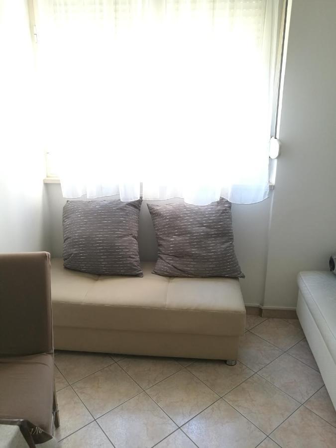 Pretty Big Double Bed Room With Balcony Split Zewnętrze zdjęcie