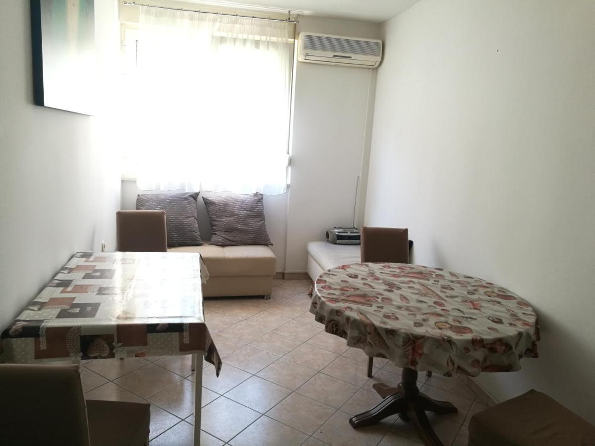 Pretty Big Double Bed Room With Balcony Split Zewnętrze zdjęcie