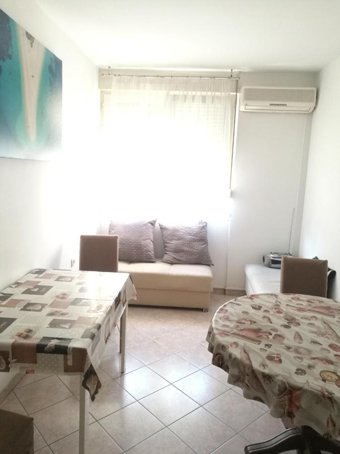 Pretty Big Double Bed Room With Balcony Split Zewnętrze zdjęcie
