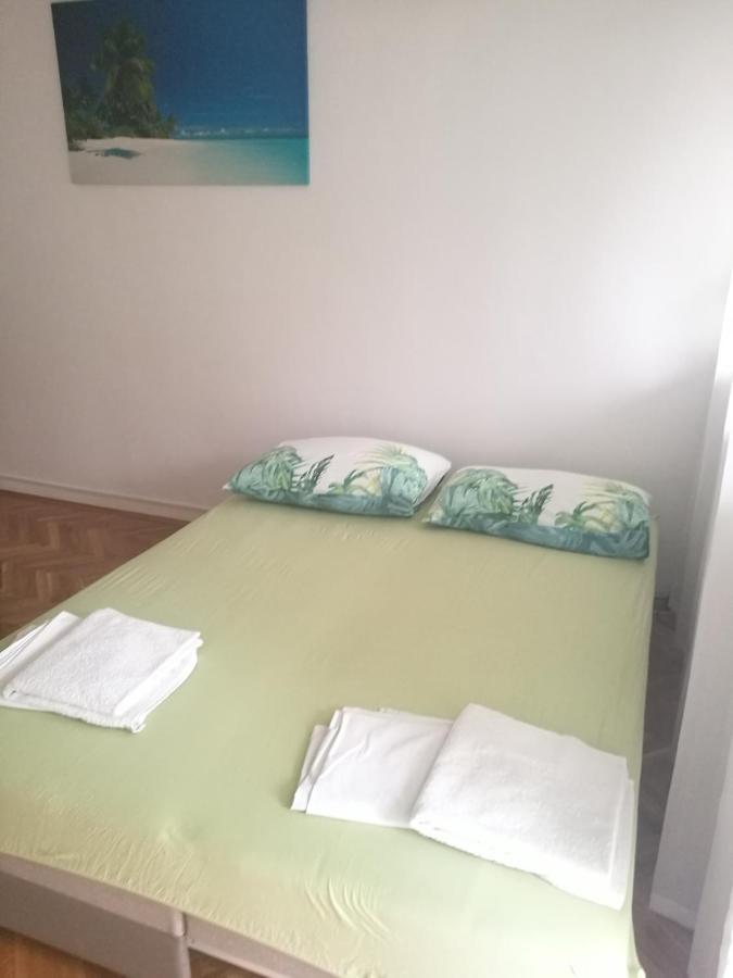 Pretty Big Double Bed Room With Balcony Split Zewnętrze zdjęcie