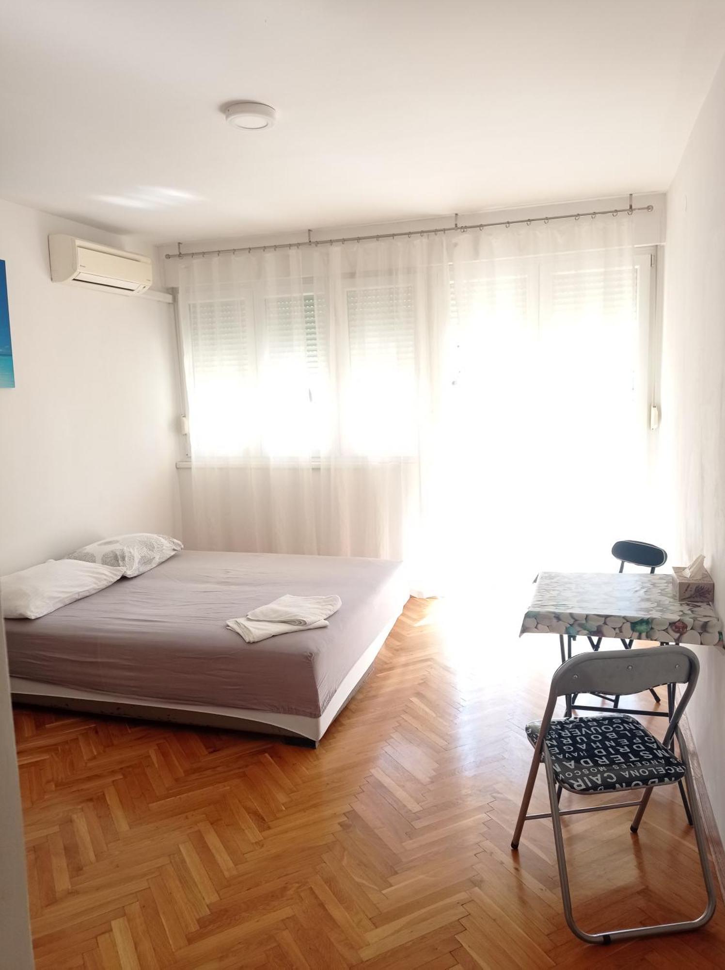 Pretty Big Double Bed Room With Balcony Split Zewnętrze zdjęcie